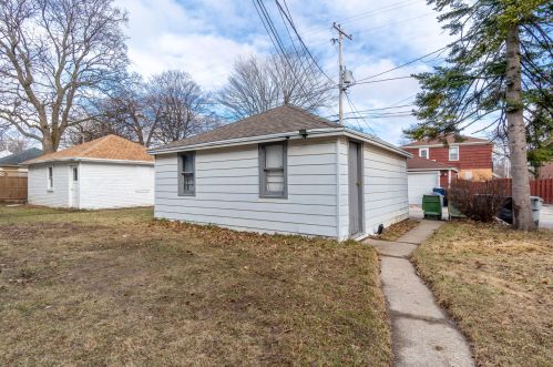 4408 Melvina St, Milwaukee WI 53216-2435 exterior