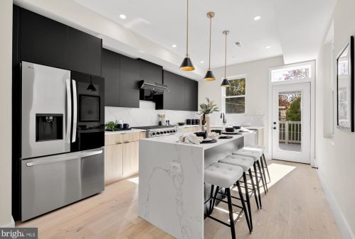 304 T St, Washington DC 20001-1842 exterior