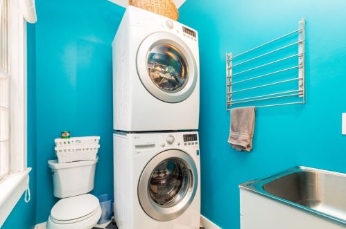 23 Hl St, Dover NH 03820-3111 exterior