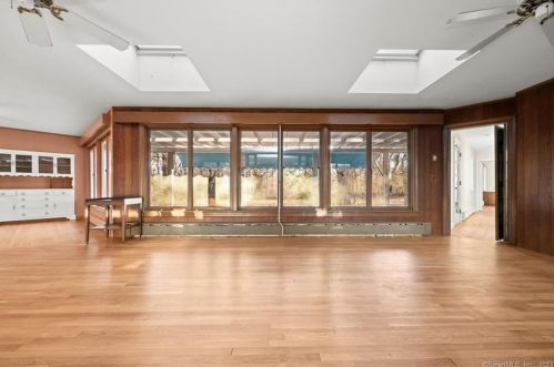 51 Lyons Plains Rd, Westport CT 06880-1305 exterior