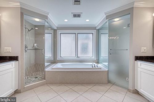 2518 Delancey St, Philadelphia PA 19103-6409 exterior