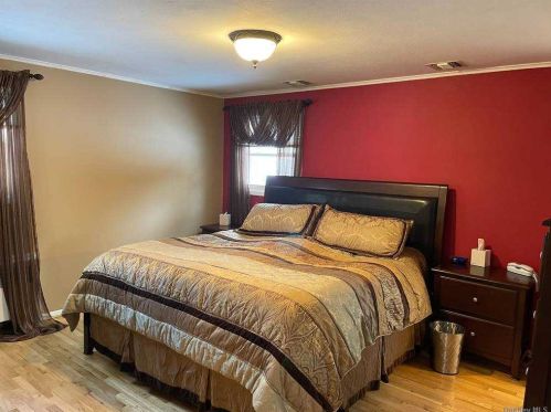 3 Maria Ct, Huntington Station NY 11746-2719 exterior