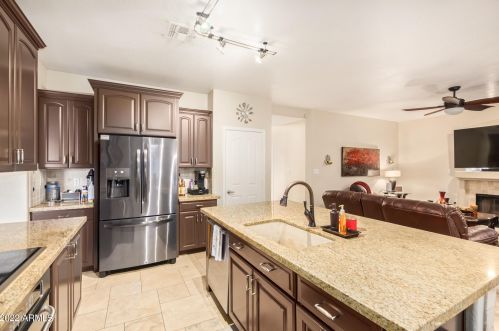 1004 Amberwood Dr, Phoenix AZ  85048-1937 exterior