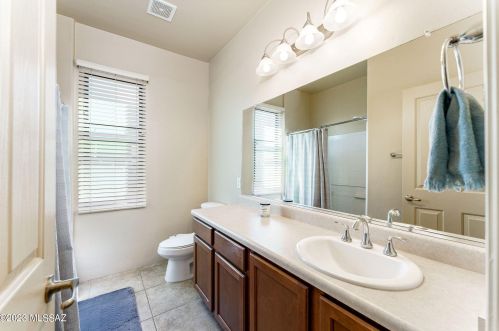 150 Castlefield Cir, Tucson AZ  85704-5783 exterior