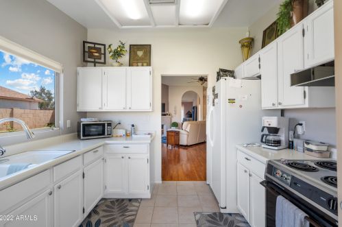 14440 26 Ave, Phoenix AZ 85023-5940 exterior