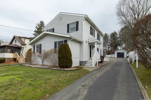 18 Peckham Rd, Poughkeepsie, NY 12603-2019