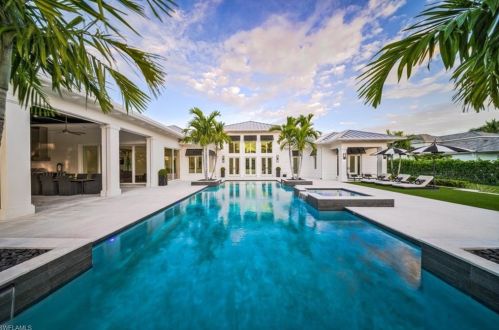 185 Cajeput Dr, Naples FL 34108-2611 exterior