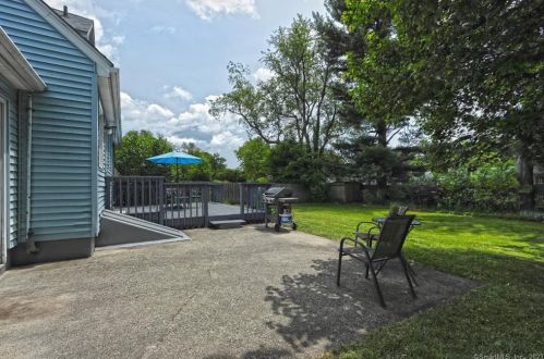 366 Anderson Ave, Milford CT 06460-3770 exterior