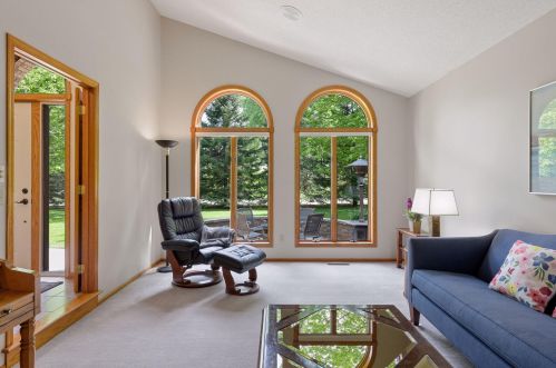 4429 Dorchester Dr, Saint Paul MN 55129-9570 exterior