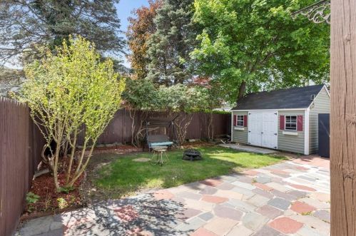 42 Martin Ave, North Andover MA 01845-4317 exterior