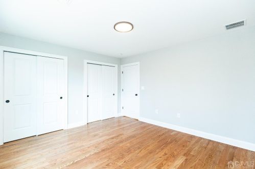 20 Linden Ave, Edison NJ 08817-3208 exterior