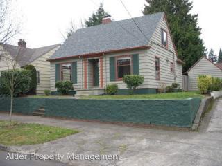 5835 32nd Pl, Portland OR  97211-6711 exterior
