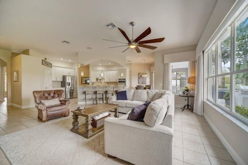 1453 Foxtail Ct, Lake Mary FL 32746-4467 exterior