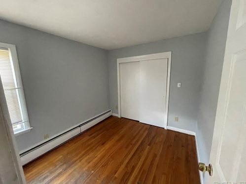 16 Lincoln St, Manchester CT  06040-3906 exterior