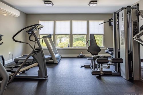 100 Richards Ave, Norwalk CT 06854-1629 exterior