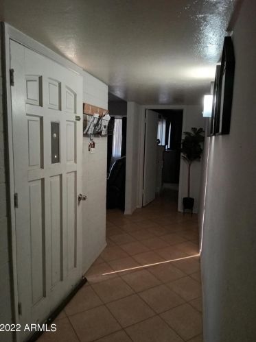 6202 Clarendon Ave, Phoenix AZ 85033-4124 exterior