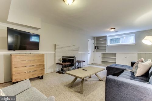 3309 Old Dominion Blvd, Alexandria VA 22305-1319 exterior