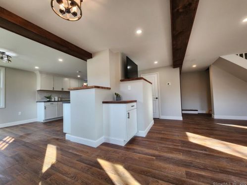 222 Thorpe Ave, Meriden CT  06450-9206 exterior