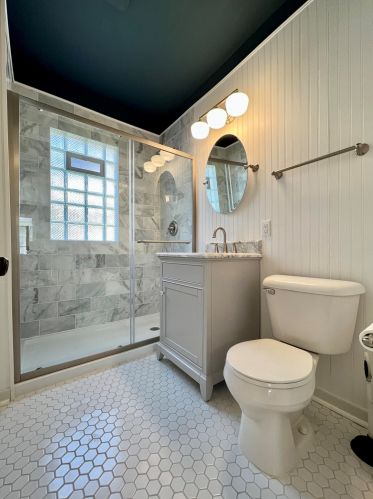 4532 Newhall St, Milwaukee WI 53211-1527 exterior