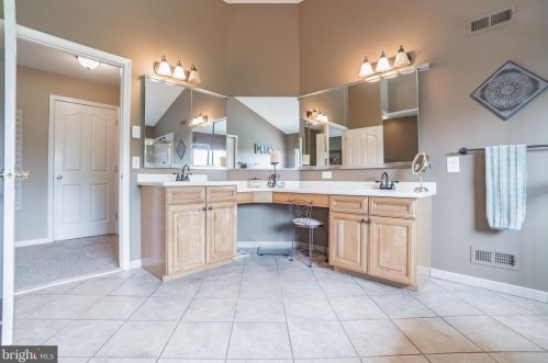 110 Pichelman Rd, Limerick PA 19468-2735 exterior