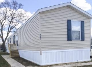 135 Birchwood, Monroe MI  48161-5737 exterior