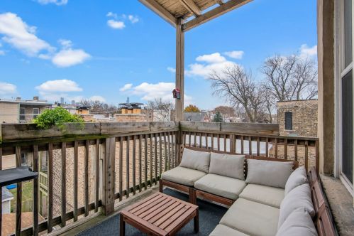 1143 Damen Ave, Chicago IL 60622-3634 exterior