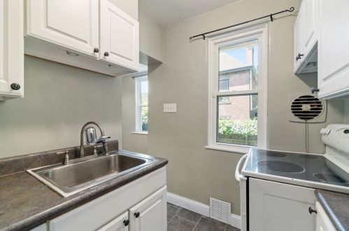 663 Frst Ave, Pittsburgh PA 15202-2925 exterior