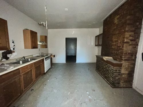 1206 Lakewood Ave, Pittsburgh PA 15220-5746 exterior