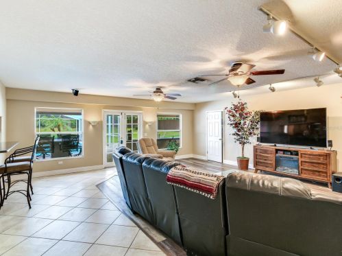 12607 51 St, Tampa FL 33619-1418 exterior