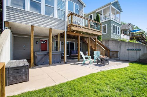 1216 Frst Dr, Kalamazoo MI 49002-6318 exterior