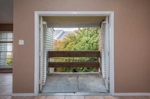 12921 Abrams Rd, Dallas TX 75243-2165 exterior