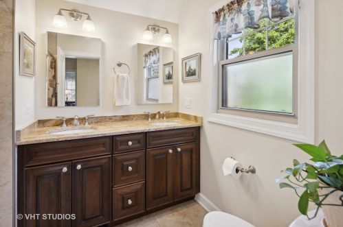 1733 Natoma Ave, Chicago IL 60707-3916 exterior