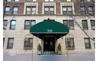 308 79th St, New York NY  10024-6116 exterior