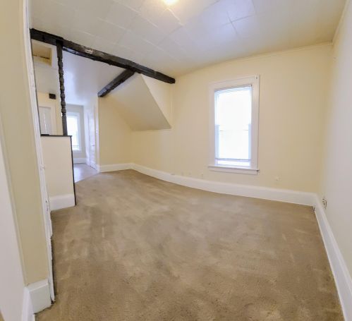 1726 66th St, Milwaukee, WI 53214-4919