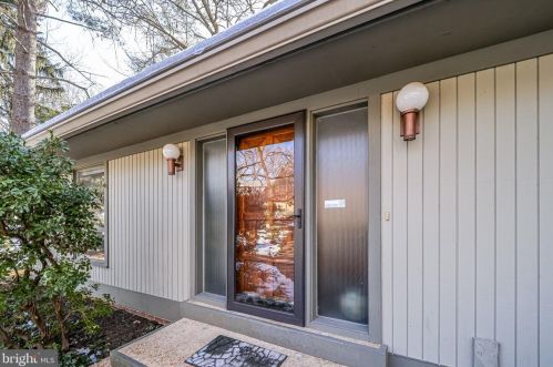 1715 Hollinwood Dr, Alexandria VA  22307-1927 exterior