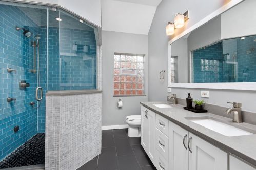 2223 Mclean Ave, Chicago IL 60647-4451 exterior