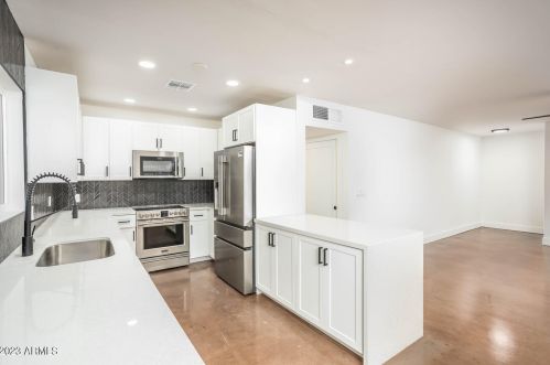 4735 24 St, Phoenix AZ 85016-4837 exterior