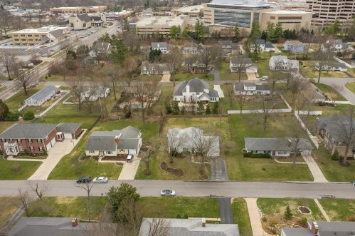 12426 Ballas Mdw Dr, Saint Louis MO 63131-3610 exterior