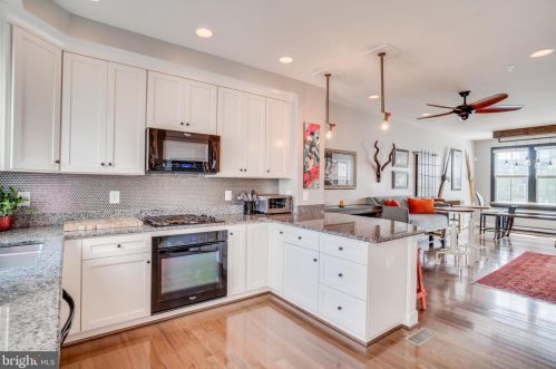 909 Montgomery, Alexandria VA 22314-1638 exterior