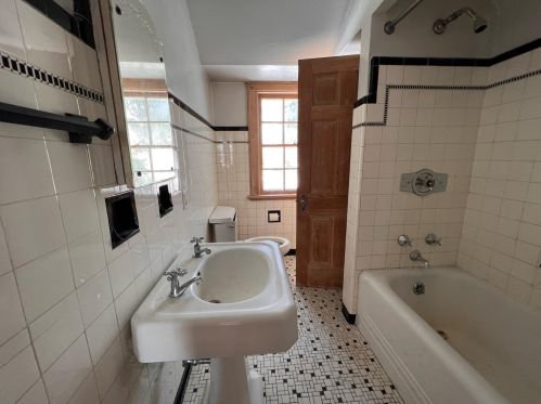 4593 Spencer Pl, Milwaukee WI 53218-4947 exterior