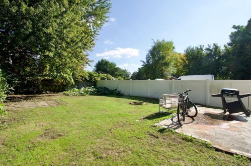 17 George St, West Springfield MA 01089-3414 exterior