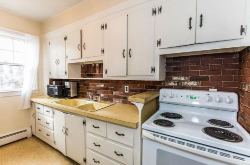 1884 Smith St, Providence RI 02911-2944 exterior