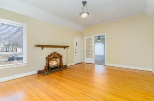 819 Clermont St, Dallas TX  75223-1213 exterior