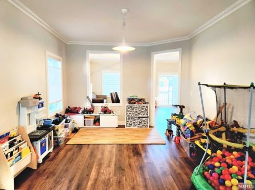 541 John St, Teaneck NJ  07666-5340 exterior