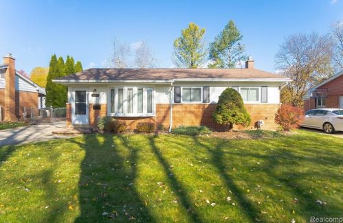 529 Rewold Dr, Rochester, MI 48307-2232