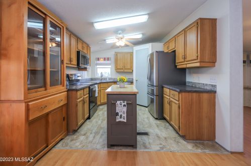 5802 Rocking Cir St, Tucson AZ 85713-6323 exterior