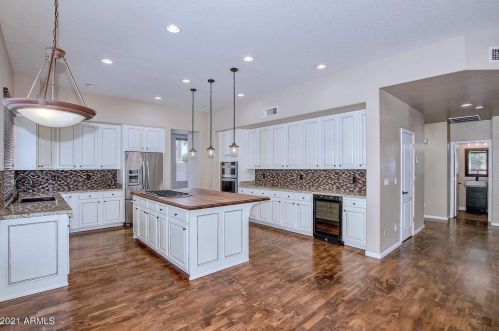 562 Danielson Way, Chandler AZ  85225-4058 exterior