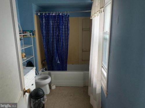 124 Main St, Darby PA 19023-2906 exterior