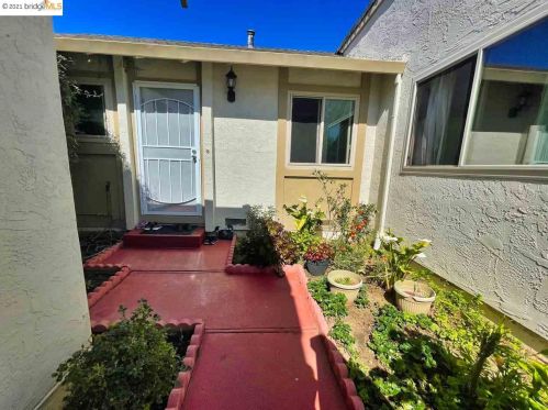 1407 Indian Ln, Concord, CA 94521-2902