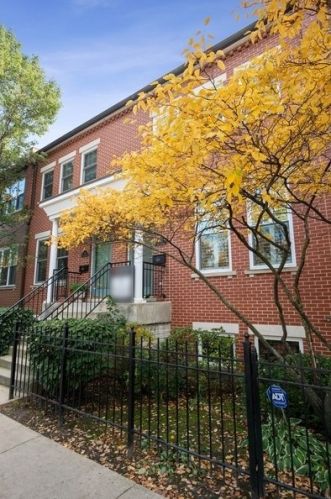 253 Goethe St, Chicago IL 60610-1803 exterior